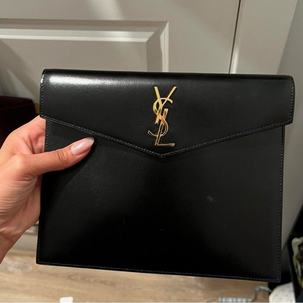 ‼️WOW‼️Yves Saint Laurent Black and gold- 🖤🧡Uptown Envelope Clutch‼️GUC - Picture 11 of 12